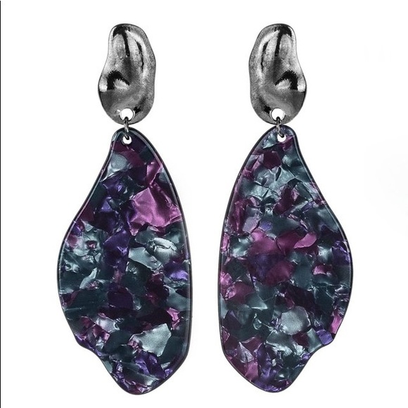 Fish Out of Water Earring - Picture 2 of 2